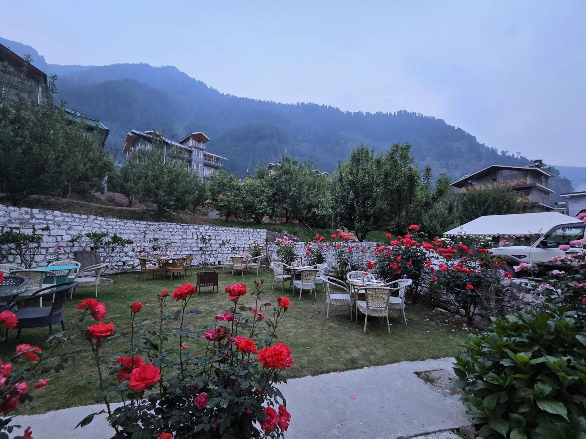 Hill River Resort By West Western Manāli Kültér fotó
