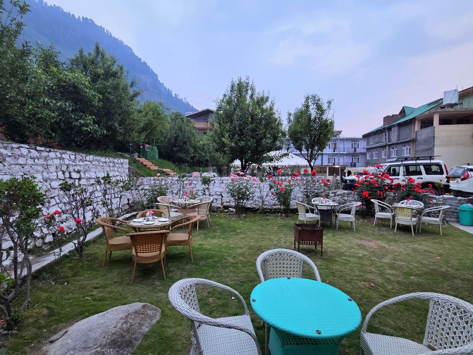 Hill River Resort By West Western Manāli Kültér fotó