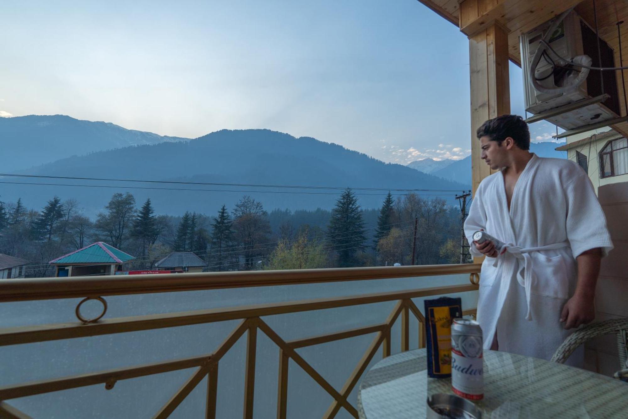 Hill River Resort By West Western Manāli Kültér fotó